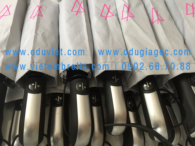 xưởng sản xuất ô dù cầm tay in logo quảng cáo